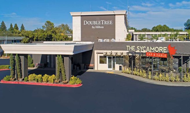 DoubleTree by Hilton Chico Exterior