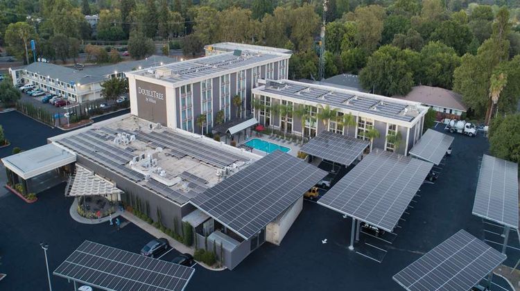 DoubleTree by Hilton Chico Exterior
