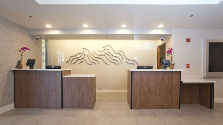 DoubleTree by Hilton Chico Lobby