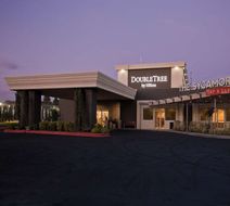 DoubleTree by Hilton Chico Exterior