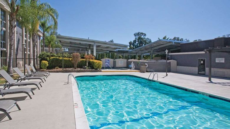 <b>DoubleTree by Hilton Chico Pool</b>. Images powered by <a href="https://iceportal.shijigroup.com/" title="IcePortal" target="_blank">IcePortal</a>.