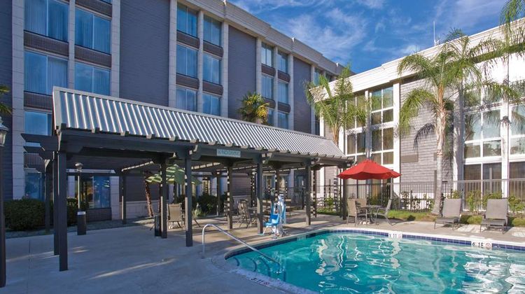 DoubleTree by Hilton Chico Pool