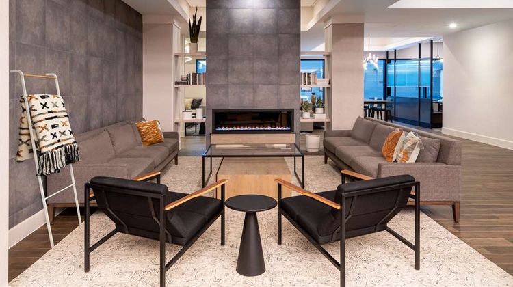 DoubleTree by Hilton Denver Cherry Creek Lobby