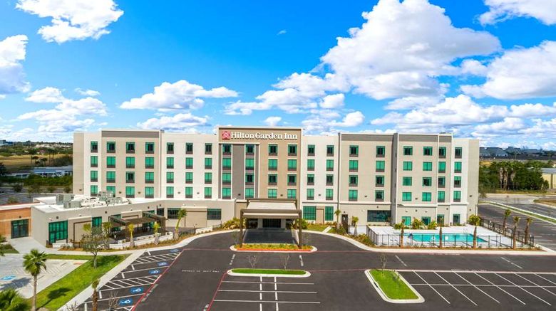 <b>Hilton Garden Inn Convention Center Exterior</b>. Images powered by <a href="https://iceportal.shijigroup.com/" title="IcePortal" target="_blank">IcePortal</a>.