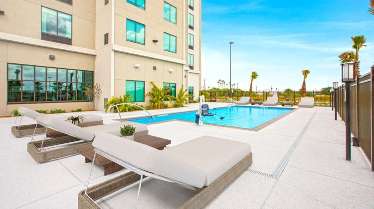 Hilton Garden Inn Convention Center Pool