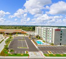 Hilton Garden Inn Convention Center Exterior