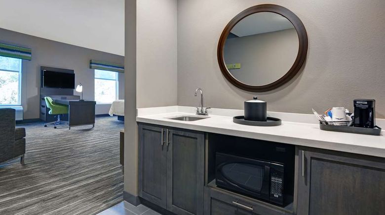 <b>Hampton Inn & Suites MacClenny I-10 Room</b>. Images powered by <a href="https://iceportal.shijigroup.com/" title="IcePortal" target="_blank">IcePortal</a>.