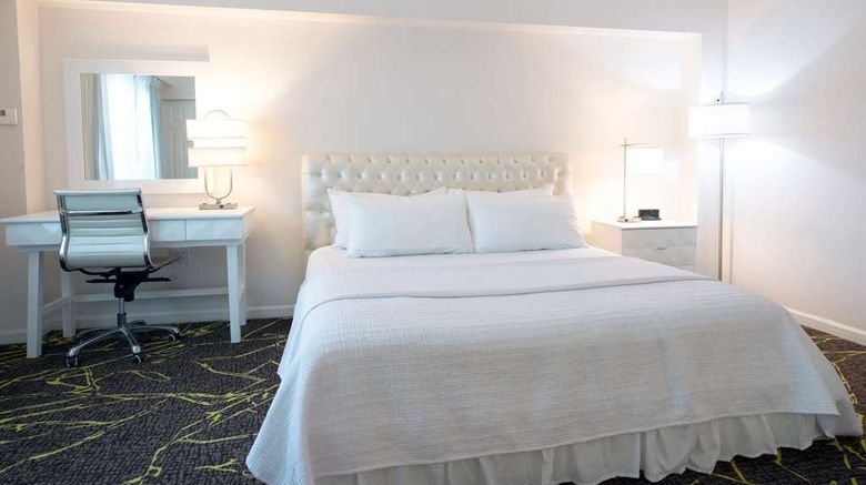 <b>The Roslyn Hotel Tapestry Coll by Hilton Room</b>. Images powered by <a href="https://iceportal.shijigroup.com/" title="IcePortal" target="_blank">IcePortal</a>.