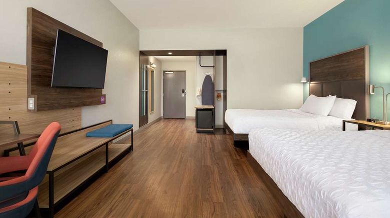 <b>Tru by Hilton Sandusky Room</b>. Images powered by <a href="https://iceportal.shijigroup.com/" title="IcePortal" target="_blank">IcePortal</a>.