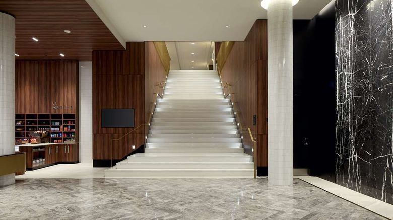 <b>Hilton Garden Inn Montreal Midtown Lobby</b>. Images powered by <a href="https://iceportal.shijigroup.com/" title="IcePortal" target="_blank">IcePortal</a>.