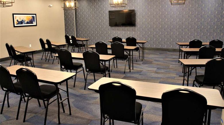 <b>La Quinta Inn & Suites by Wyndham Meeting</b>. Images powered by <a href="https://iceportal.shijigroup.com/" title="IcePortal" target="_blank">IcePortal</a>.