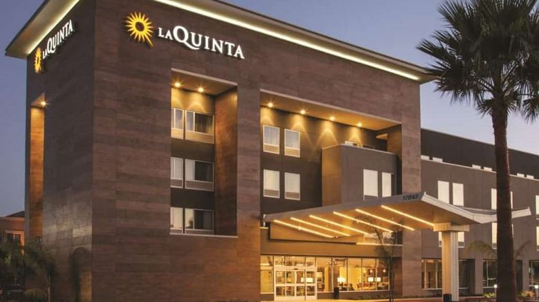 <b>La Quinta Inn & Suites by Wyndham Exterior</b>. Images powered by <a href="https://iceportal.shijigroup.com/" title="IcePortal" target="_blank">IcePortal</a>.