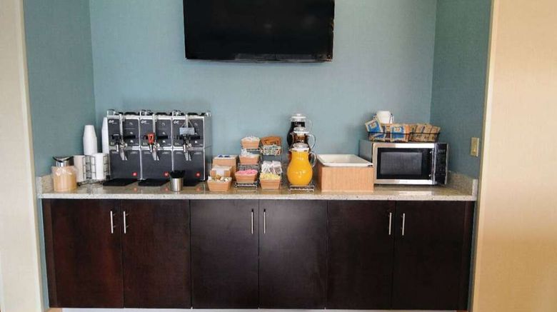 <b>La Quinta Inn & Suites by Wyndham Other</b>. Images powered by <a href="https://iceportal.shijigroup.com/" title="IcePortal" target="_blank">IcePortal</a>.
