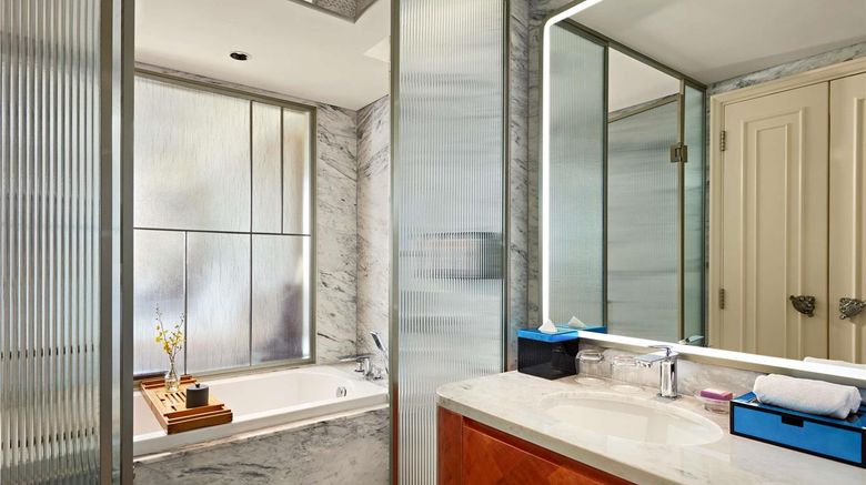<b>Moevenpick Hotel Hanoi Room</b>. Images powered by <a href="https://iceportal.shijigroup.com/" title="IcePortal" target="_blank">IcePortal</a>.