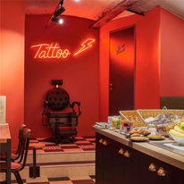 Ibis Styles Paris Magenta