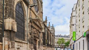 Ibis Styles Paris Magenta