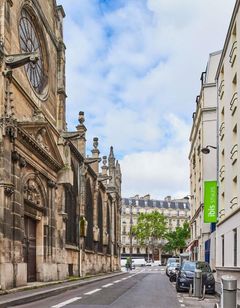 Ibis Styles Paris Magenta