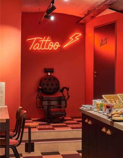 Ibis Styles Paris Magenta
