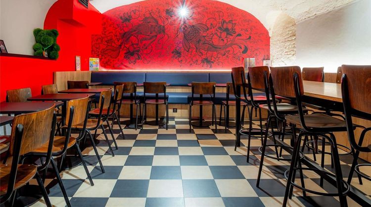 Ibis Styles Paris Magenta Exterior
