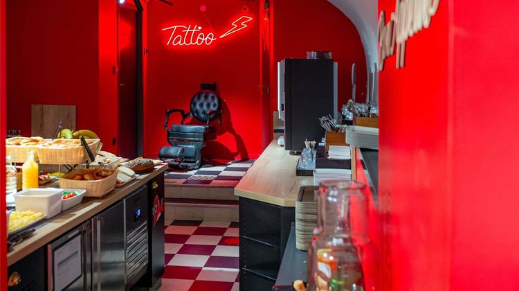 Ibis Styles Paris Magenta Exterior