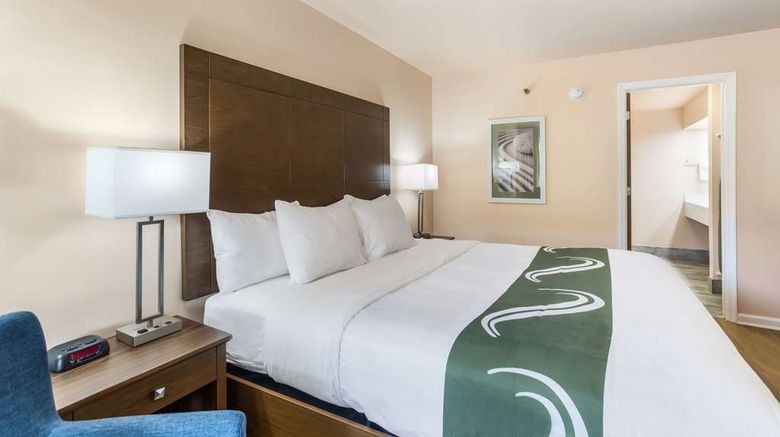 <b>Quality Inn Pulaski Room</b>. Images powered by <a href="https://iceportal.shijigroup.com/" title="IcePortal" target="_blank">IcePortal</a>.