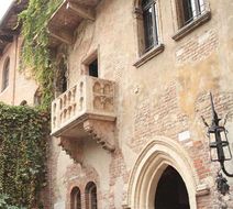 Hotel Touring Exterior