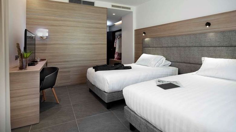 <b>Hotel Touring Room</b>. Images powered by <a href="https://iceportal.shijigroup.com/" title="IcePortal" target="_blank">IcePortal</a>.