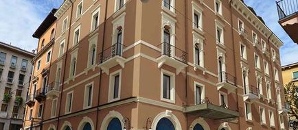 Hotel Touring Exterior
