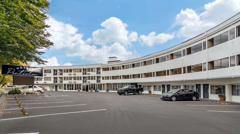 <b>Coast Penticton Hotel Exterior</b>. Images powered by <a href="https://iceportal.shijigroup.com/" title="IcePortal" target="_blank">IcePortal</a>.