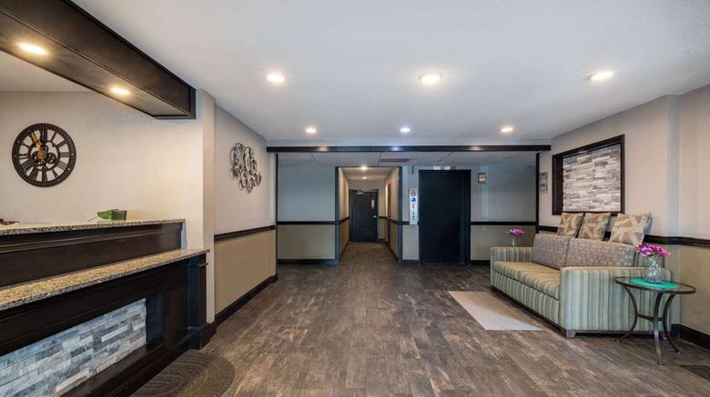 <b>Travelodge by Wyndham Brooklyn Center Lobby</b>. Images powered by <a href="https://iceportal.shijigroup.com/" title="IcePortal" target="_blank">IcePortal</a>.
