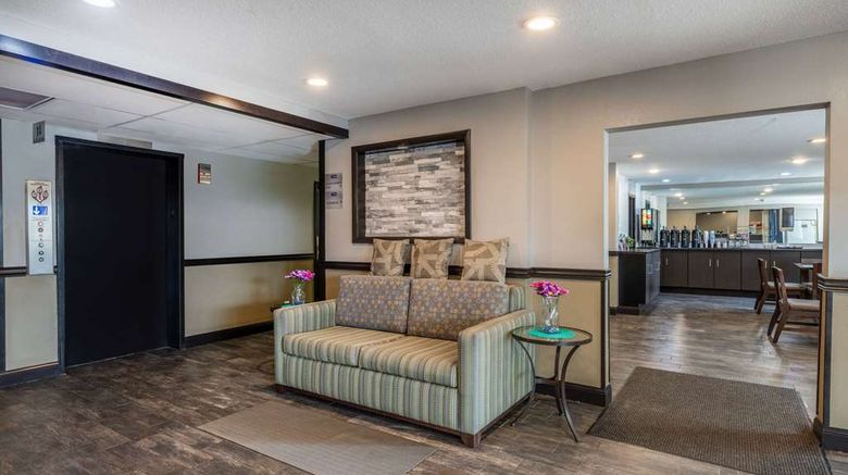 <b>Travelodge by Wyndham Brooklyn Center Lobby</b>. Images powered by <a href="https://iceportal.shijigroup.com/" title="IcePortal" target="_blank">IcePortal</a>.