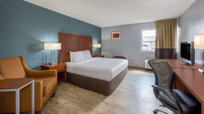 <b>Travelodge by Wyndham Brooklyn Center Room</b>. Images powered by <a href="https://iceportal.shijigroup.com/" title="IcePortal" target="_blank">IcePortal</a>.