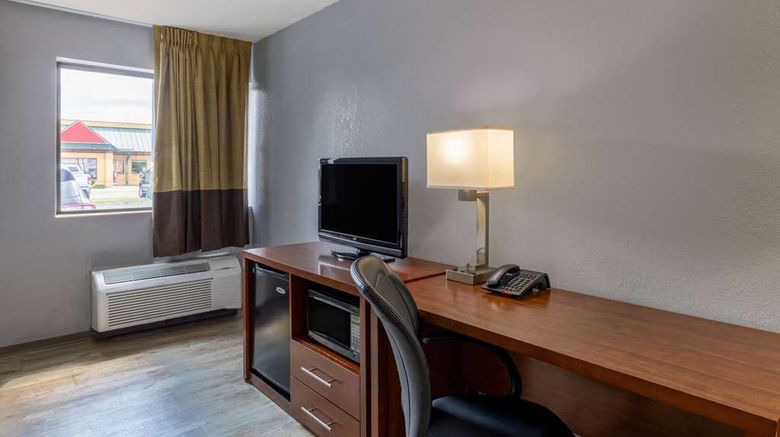 <b>Travelodge by Wyndham Brooklyn Center Room</b>. Images powered by <a href="https://iceportal.shijigroup.com/" title="IcePortal" target="_blank">IcePortal</a>.