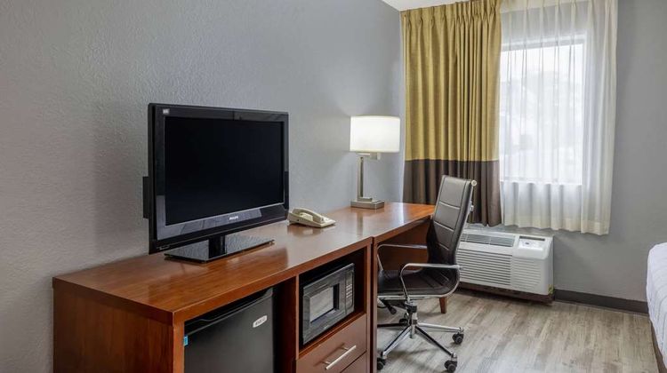 Travelodge by Wyndham Brooklyn Center Room