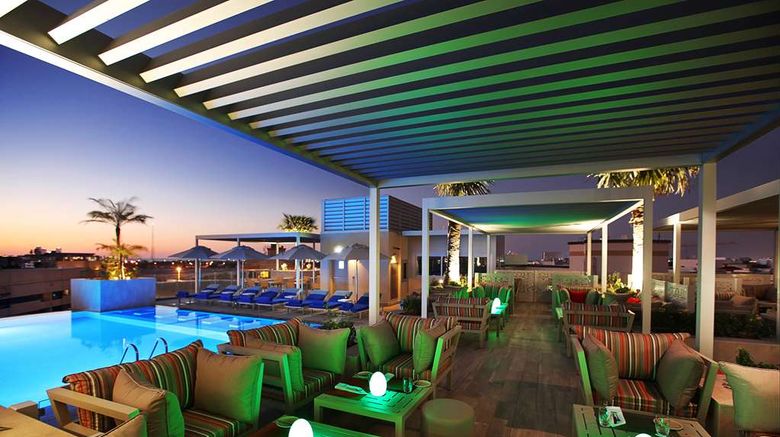 <b>Grand Cosmopolitan Hotel Pool</b>. Images powered by <a href="https://iceportal.shijigroup.com/" title="IcePortal" target="_blank">IcePortal</a>.