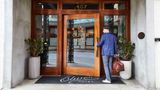 The Oliver Hotel Exterior
