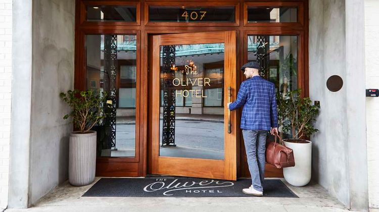 The Oliver Hotel Exterior