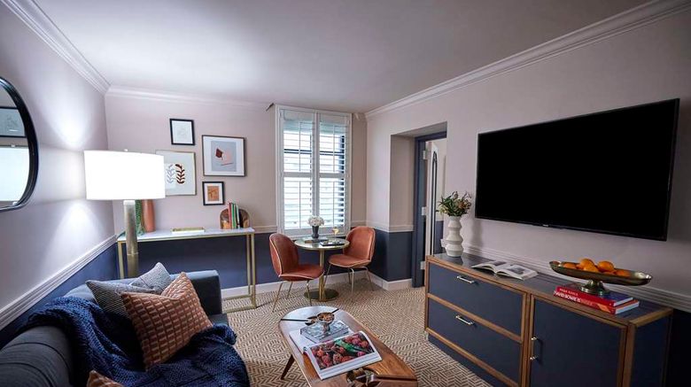 <b>The Oliver Hotel Suite</b>. Images powered by <a href="https://iceportal.shijigroup.com/" title="IcePortal" target="_blank">IcePortal</a>.