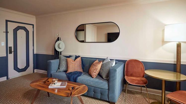 The Oliver Hotel Suite