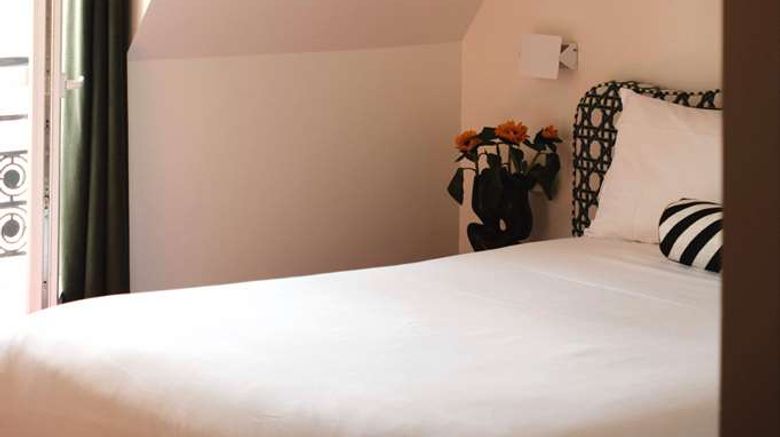 <b>Hotel le 18 Paris Room</b>. Images powered by <a href="https://iceportal.shijigroup.com/" title="IcePortal" target="_blank">IcePortal</a>.