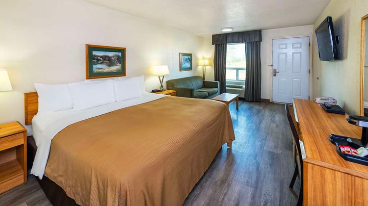 Rodeway Inn Room