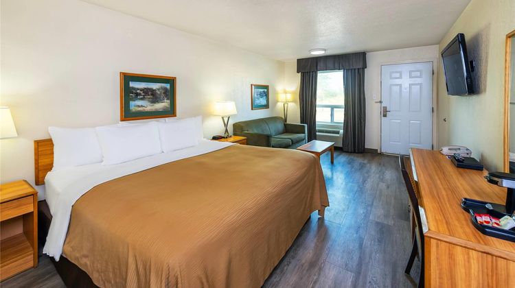 Rodeway Inn Room