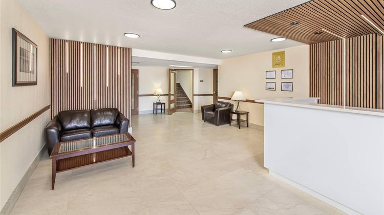 Rodeway Inn Lobby