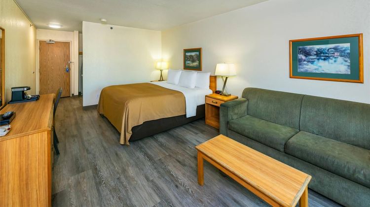 Rodeway Inn Room