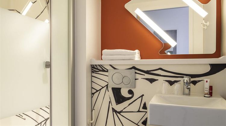 Ibis Budget Beauvais Aerport Room
