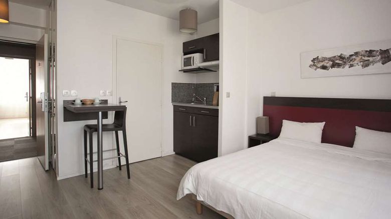 ResidHotel Lille Vauban Room. Images powered by <a href="https://iceportal.shijigroup.com" target="_blank" rel="noopener">Ice Portal</a>.