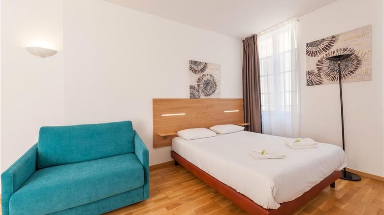 <b>ResidHotel Vieux Port Room</b>. Images powered by <a href="https://iceportal.shijigroup.com/" title="IcePortal" target="_blank">IcePortal</a>.