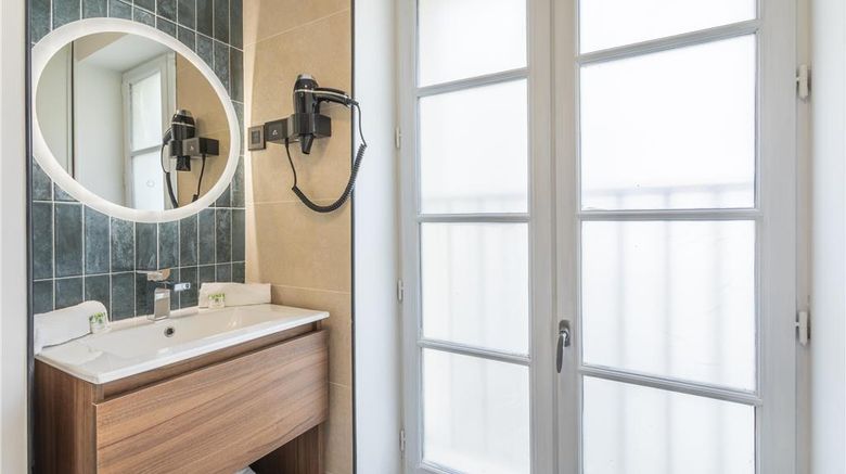 <b>ResidHotel Vieux Port Room</b>. Images powered by <a href="https://iceportal.shijigroup.com/" title="IcePortal" target="_blank">IcePortal</a>.