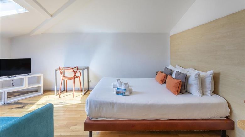 <b>ResidHotel Vieux Port Room</b>. Images powered by <a href="https://iceportal.shijigroup.com/" title="IcePortal" target="_blank">IcePortal</a>.
