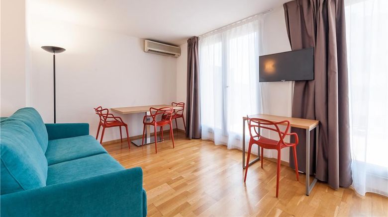<b>ResidHotel Vieux Port Room</b>. Images powered by <a href="https://iceportal.shijigroup.com/" title="IcePortal" target="_blank">IcePortal</a>.